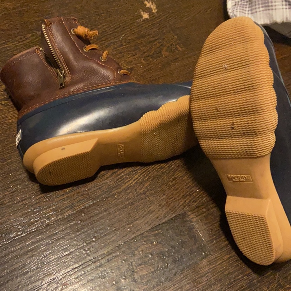 Used Sperrys! In great condition!! - Picture 5 of 7